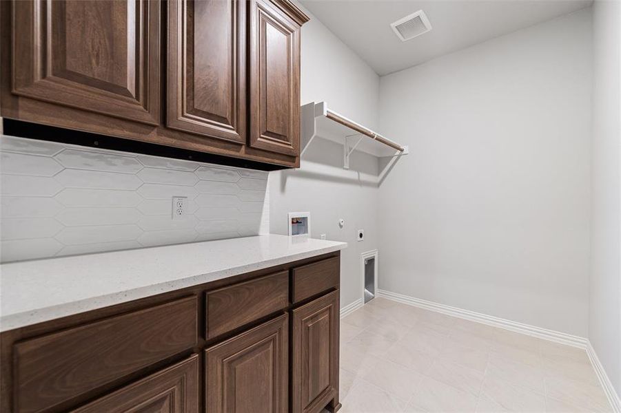 Image 38 of a home in Covenant Park. Image 38 of a home in Covenant Park.