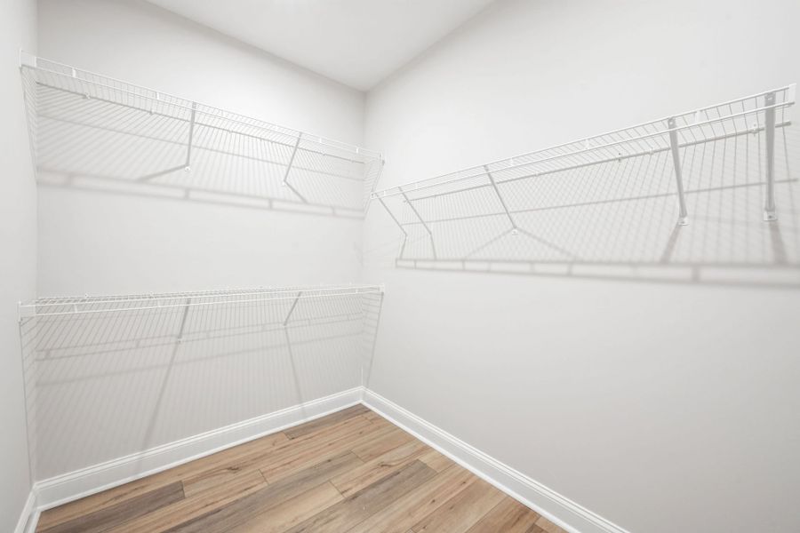 Spacious, unfurnished interior of a new home in Waterways, Richmond Hill (Image 13).