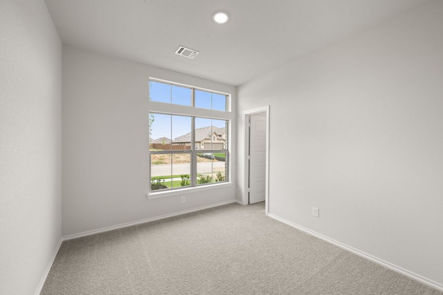 Spacious, unfurnished interior of a new home in Summer Crest, Fort Worth (Image 25). Spacious, unfurnished interior of a new home in Summer Crest, Fort Worth (Image 25).