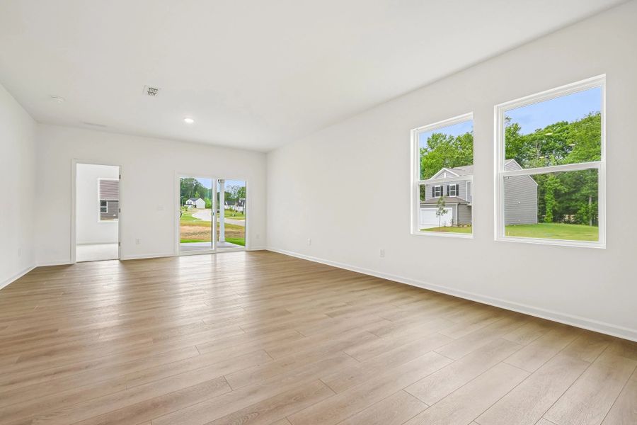 Spacious, unfurnished interior of a new home in Middleton Farms, Middlesex (Image 16). Spacious, unfurnished interior of a new home in Middleton Farms, Middlesex (Image 16).