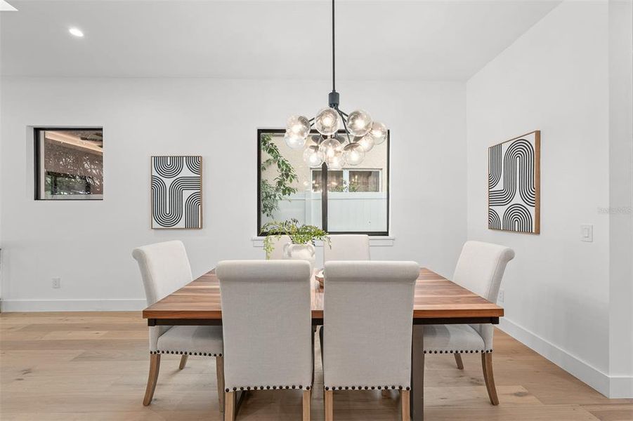 Furnished interior view inside a new home in , Orlando (Image 15).