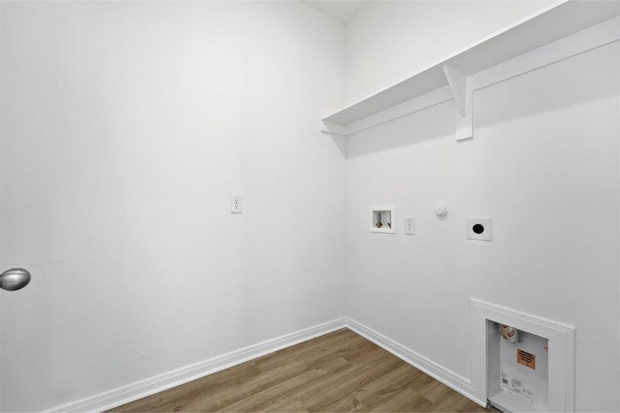 Spacious, unfurnished interior of a new home in La Terra, Celina (Image 19).