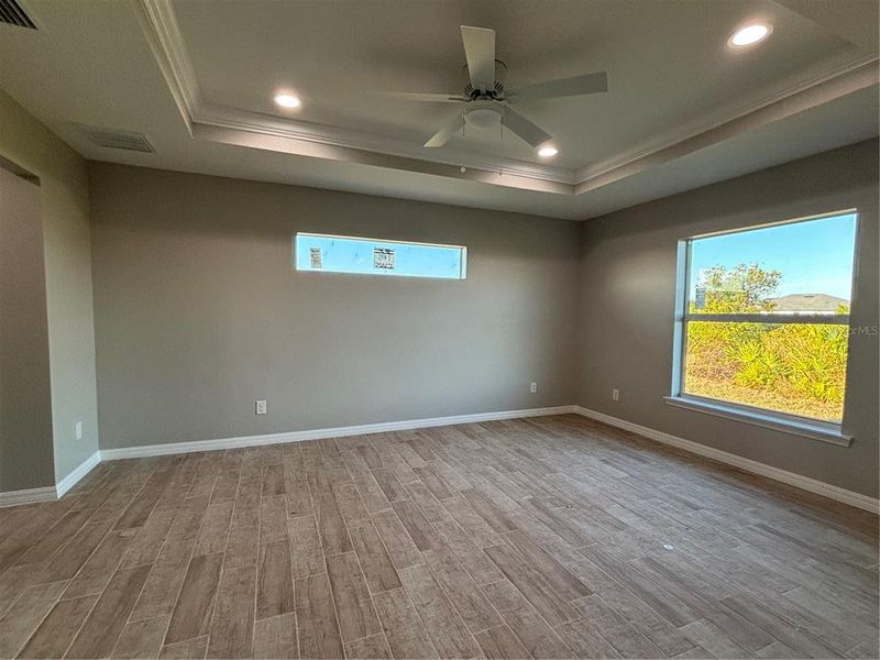 Spacious, unfurnished interior of a new home in , Rotonda West (Image 10).
