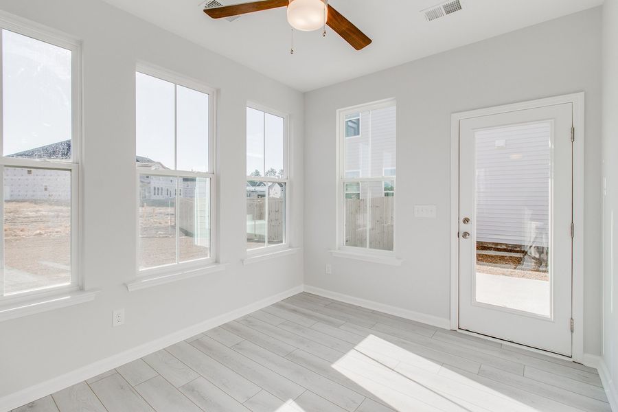 Spacious, unfurnished interior of a new home in Hendrix Farms, Lexington (Image 25).
