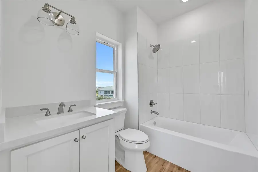 Furnished interior view inside a new home in , Galveston (Image 11).