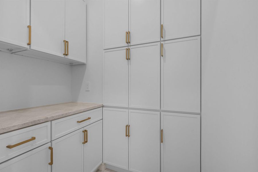 Spacious, unfurnished interior of a new home in , North Palm Beach (Image 20).