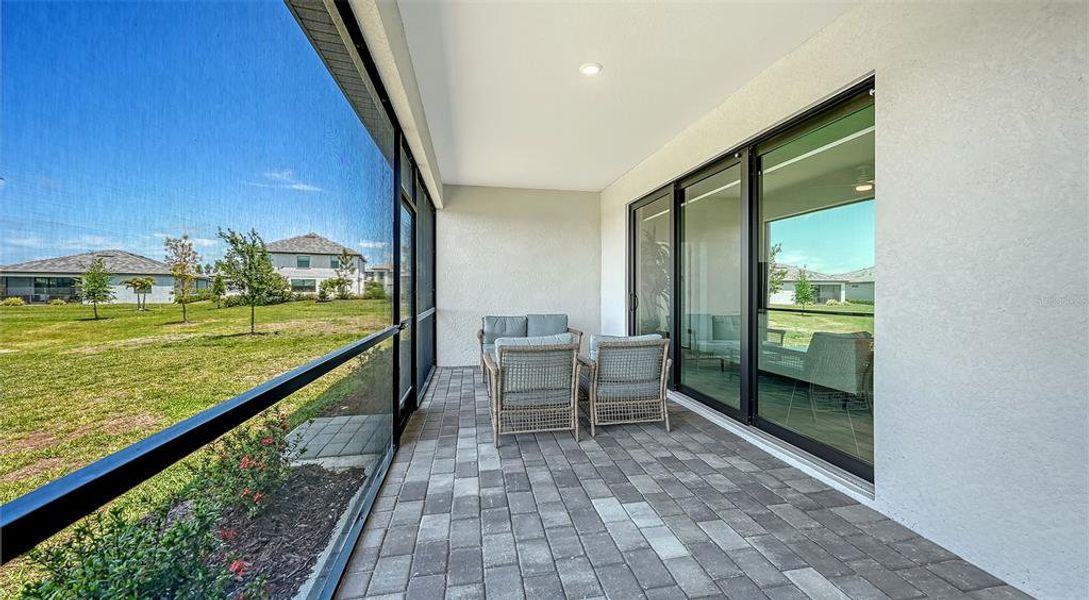 Exterior details and patio area of a home in , Venice (Image 3).