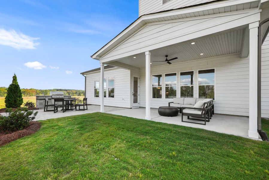 Representative exterior details of a home built from the Stonegate by Pulte Homes in The Retreat at Carolina Ridge, Harrisburg (Image 46). Representative exterior details of a home built from the Stonegate by Pulte Homes in The Retreat at Carolina Ridge, Harrisburg (Image 46).