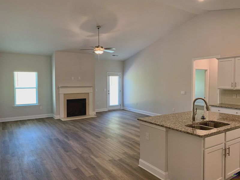 Image 7 of a home in Barrington Place.