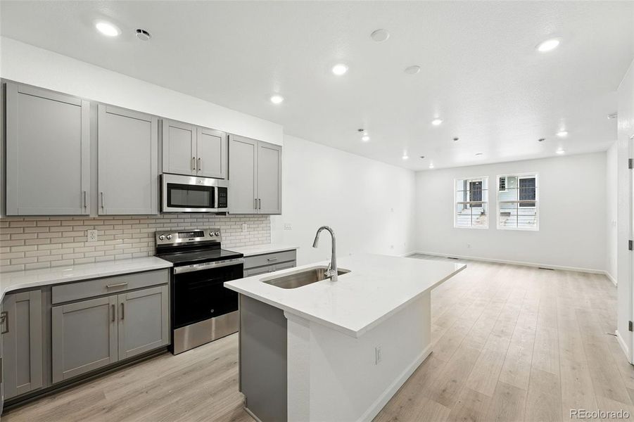 17115 W 91st Lane ~ Ready Now 17115 W 91st Lane ~ Ready Now