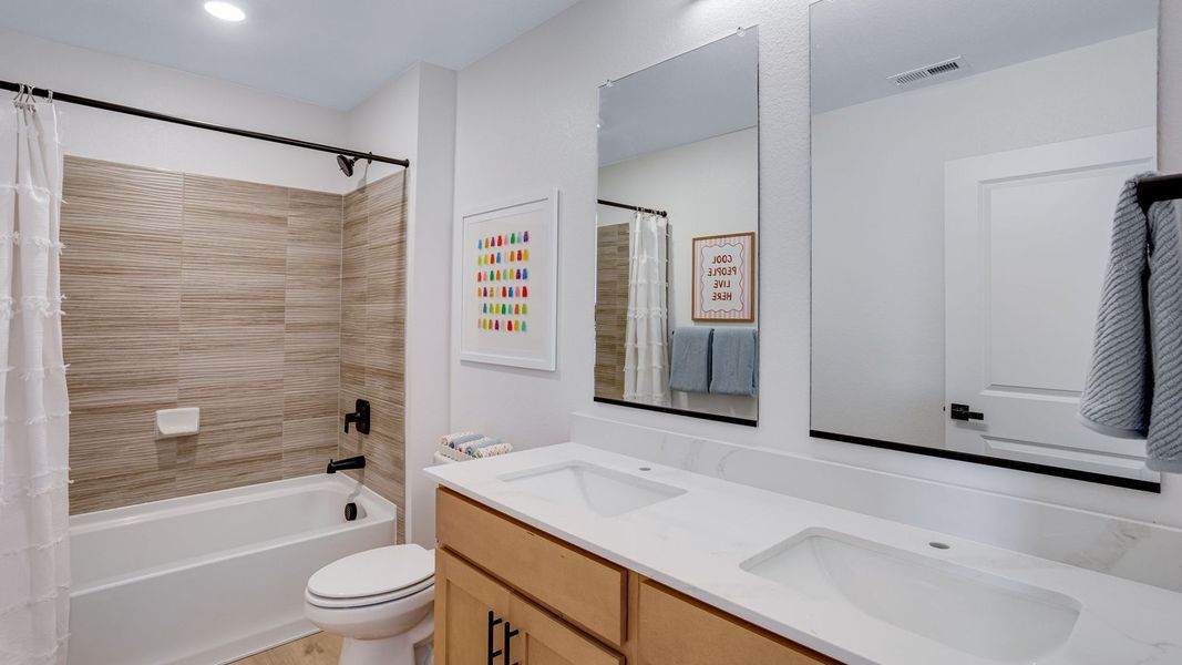 Representative furnished interior of a home built from the Elder by D.R. Horton in Granary, Johnstown (Image 25).