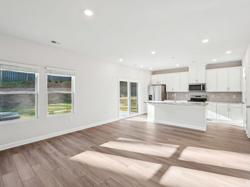 Spacious, unfurnished interior of a new home in Walnut Reserve, Conover (Image 11).