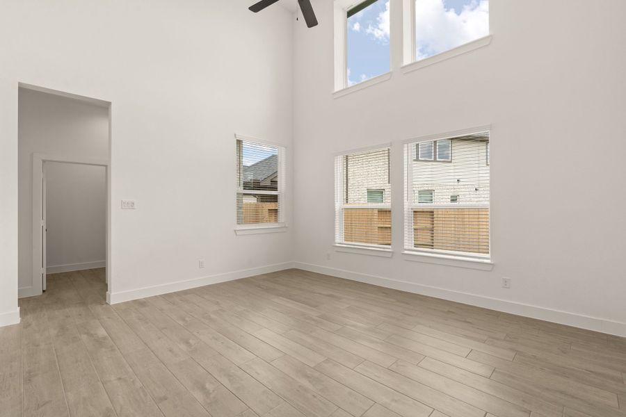 Spacious, unfurnished interior of a new home in The Woodlands Hills, Willis (Image 20).