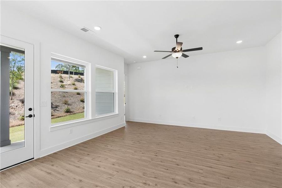 Spacious, unfurnished interior of a new home in , Gainesville (Image 13).