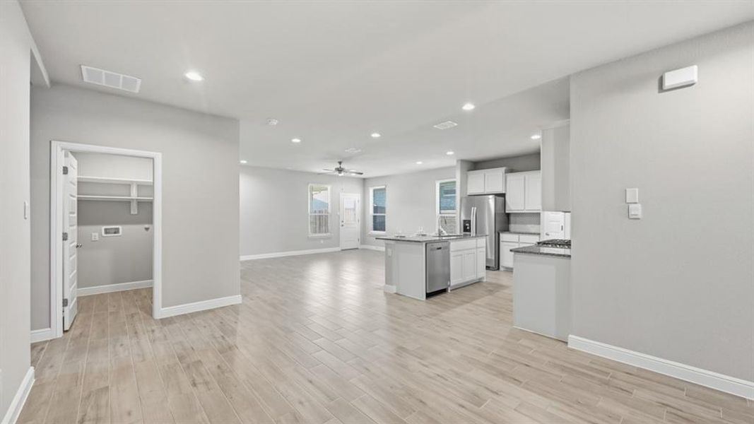 Spacious, unfurnished interior of a new home in Legado, Cleburne (Image 13).