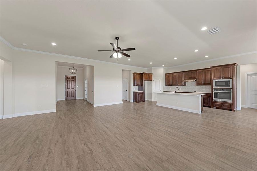 Spacious, unfurnished interior of a new home in High Meadows Estates, Nevada (Image 25). Spacious, unfurnished interior of a new home in High Meadows Estates, Nevada (Image 25).