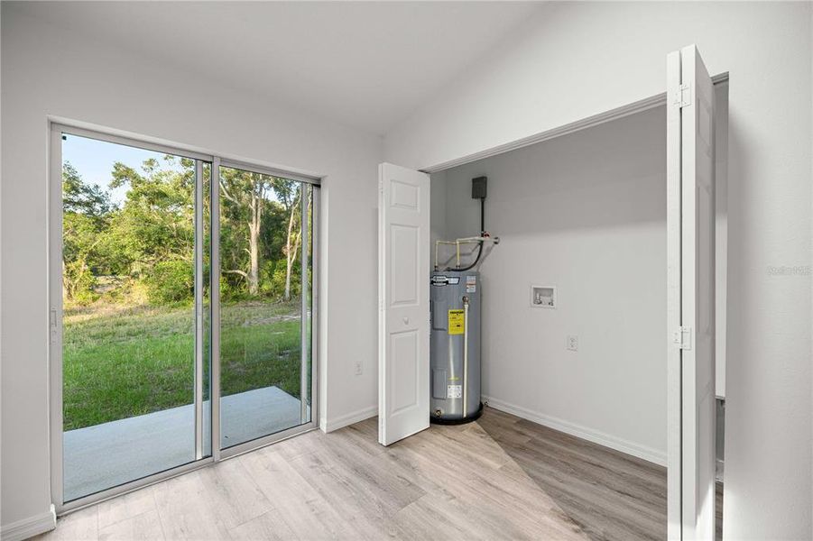 Spacious, unfurnished interior of a new home in , Dunnellon (Image 13).