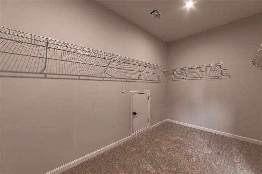 Image 86 of a home in .