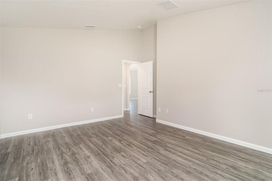 Spacious, unfurnished interior of a new home in , North Port (Image 17).