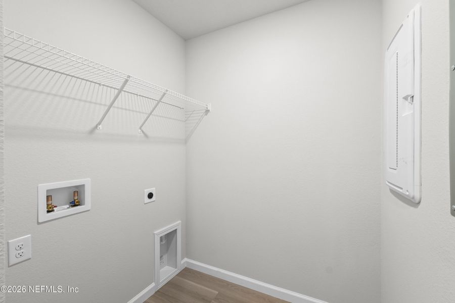 Spacious, unfurnished interior of a new home in , Jacksonville (Image 14).