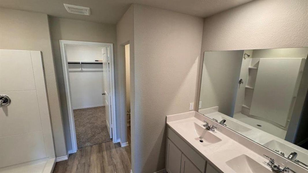 Furnished interior view inside a new home in Meadowbrook Estates, Cleburne (Image 6).