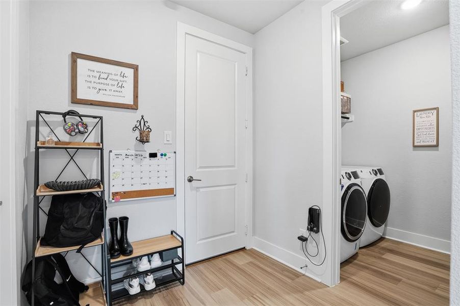 Furnished interior view inside a new home in Somerset Park, Rockwall (Image 27).