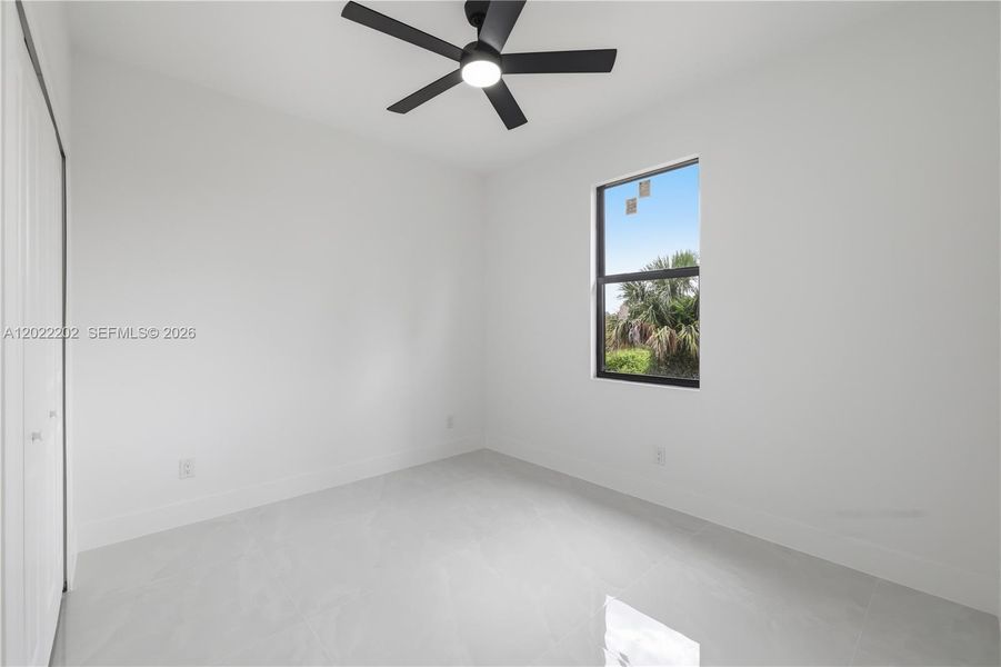 Spacious, unfurnished interior of a new home in , Lehigh Acres (Image 14).