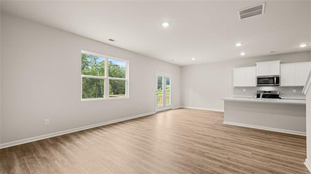 Spacious, unfurnished interior of a new home in Cedar Ridge - Locust Grove Station, Locust Grove (Image 21).