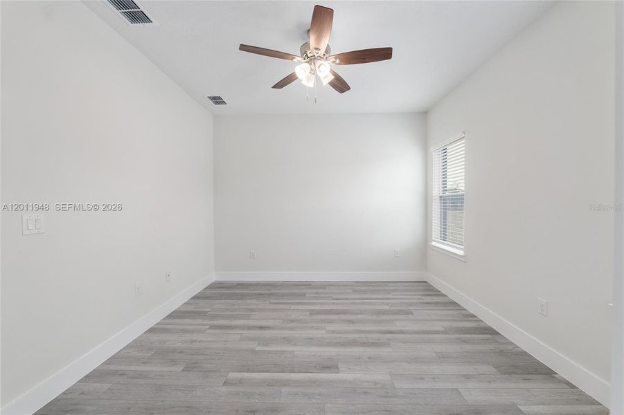 Spacious, unfurnished interior of a new home in , Ocala (Image 27).