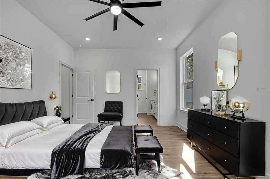 Furnished interior view inside a new home in , Spring Hill (Image 10).