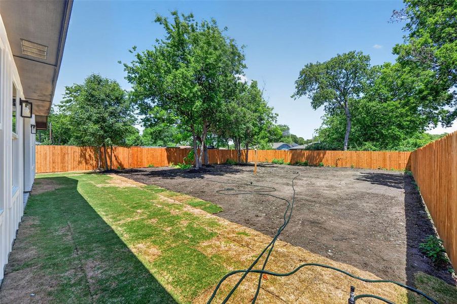 Exterior details and patio area of a home in , Fort Worth (Image 24).
