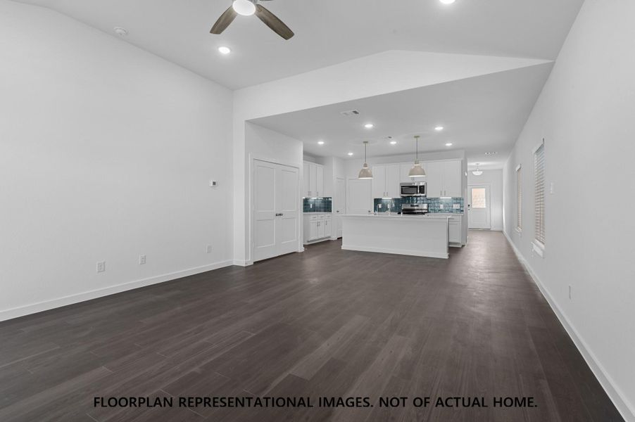 Spacious, unfurnished interior of a new home in Summerview, Fulshear (Image 12). Spacious, unfurnished interior of a new home in Summerview, Fulshear (Image 12).
