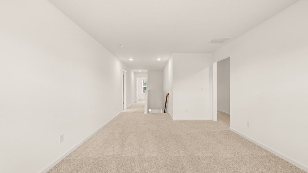 Spacious, unfurnished interior of a new home in Bridle Creek, Locust Grove (Image 31).