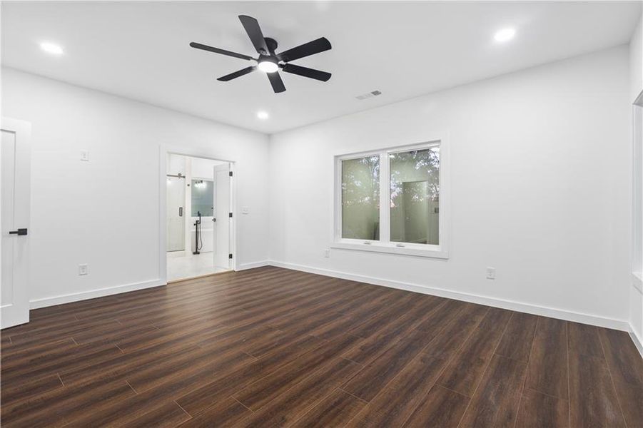 Spacious, unfurnished interior of a new home in , Lawrenceville (Image 28).