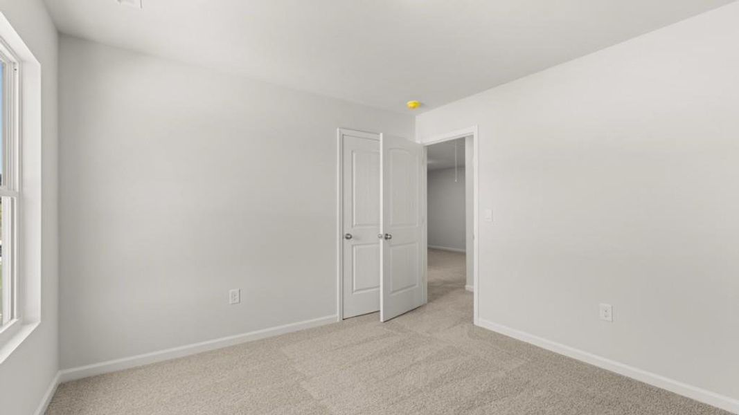 Spacious, unfurnished interior of a new home in Village at Pine Valley, Gainesville (Image 20).