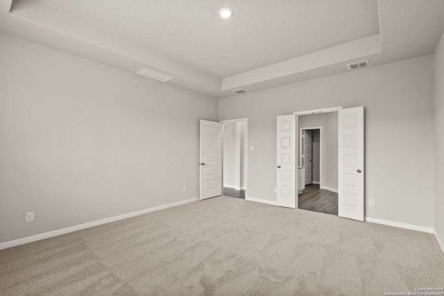 Spacious, unfurnished interior of a new home in Cinco Lakes, San Antonio (Image 24).