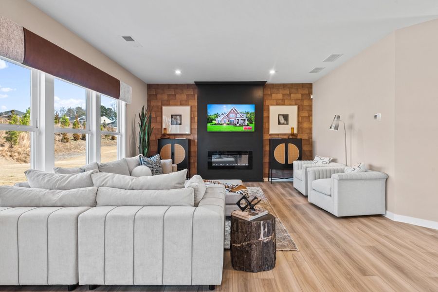 Representative furnished interior of a home built from the Greenbriar by Fischer Homes in Three Rivers, Rome (Image 8).