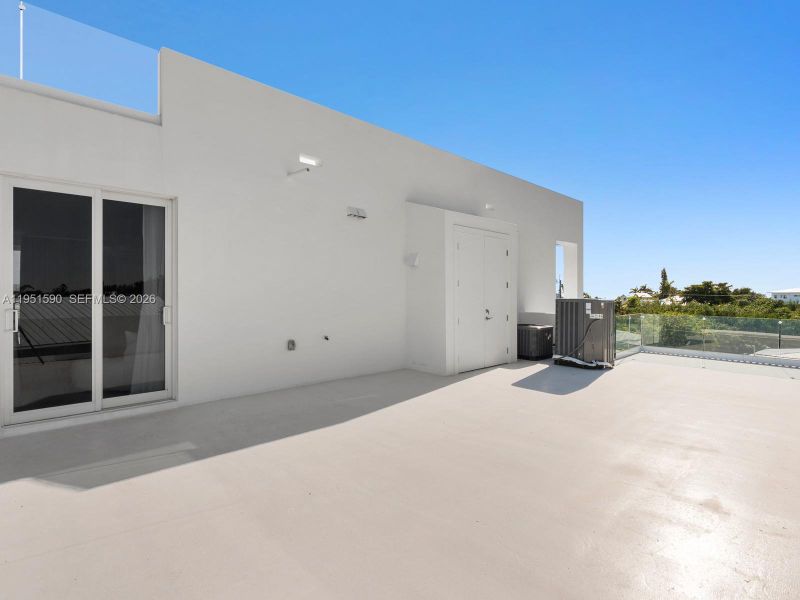 Exterior details and patio area of a home in , Marathon (Image 42).