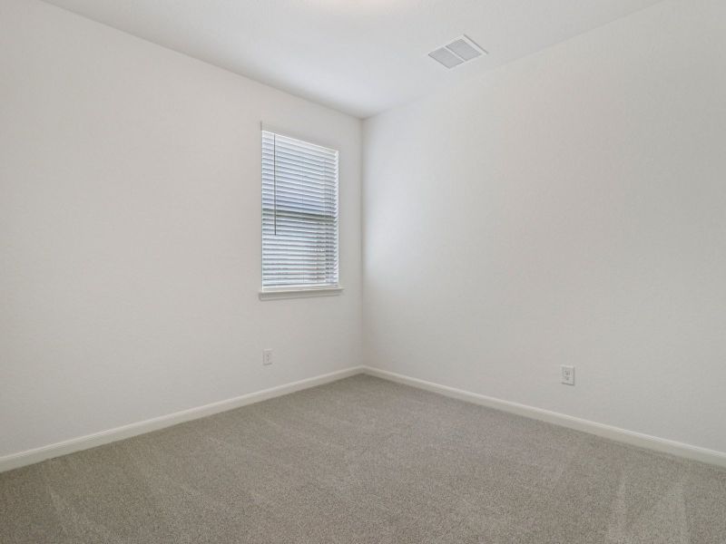 Spacious, unfurnished interior of a new home in Royal Crest, San Antonio (Image 21).
