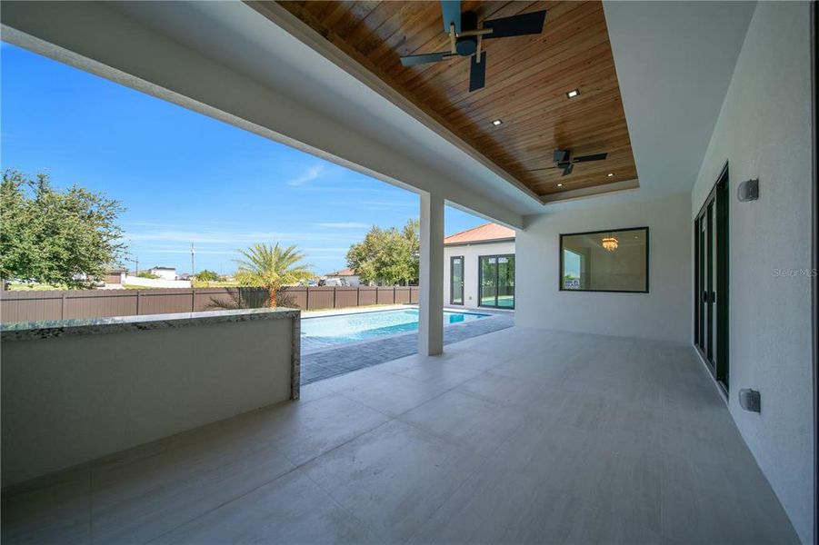 Exterior details and patio area of a home in , Cape Coral (Image 24).