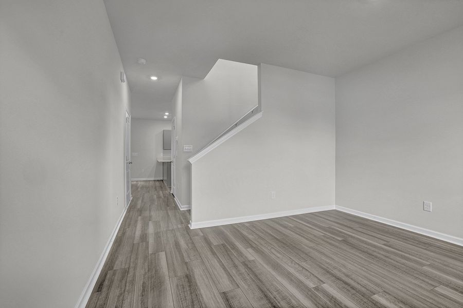 Spacious, unfurnished interior of a new home in River Tide Farms, Bolivia (Image 12).