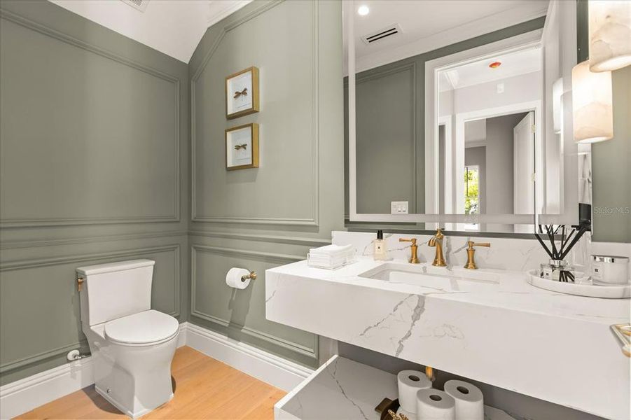 Furnished interior view inside a new home in , Orlando (Image 8).