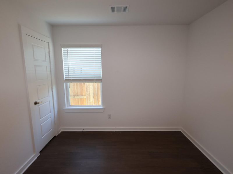 Spacious, unfurnished interior of a new home in Summerview, Fulshear (Image 30).