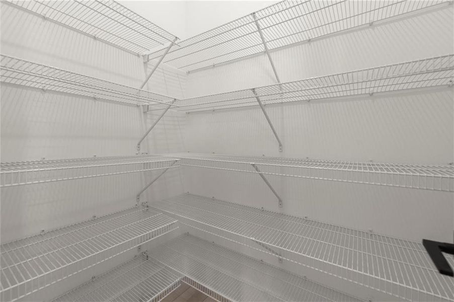 Spacious, unfurnished interior of a new home in , Alpharetta (Image 40).