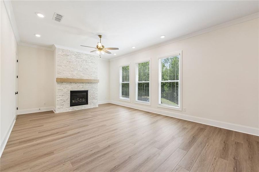 Spacious, unfurnished interior of a new home in Waterhaven, Cumming (Image 29).
