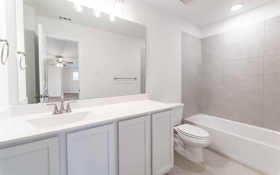 Furnished interior view inside a new home in Travis Ranch, Forney (Image 6). Furnished interior view inside a new home in Travis Ranch, Forney (Image 6).