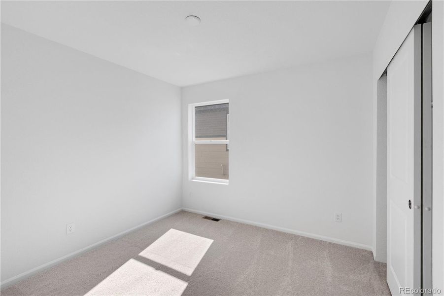 Spacious, unfurnished interior of a new home in , Aurora (Image 10).