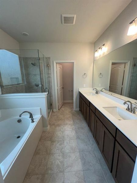 Furnished interior view inside a new home in Oak Valley, Oak Ridge (Image 5).