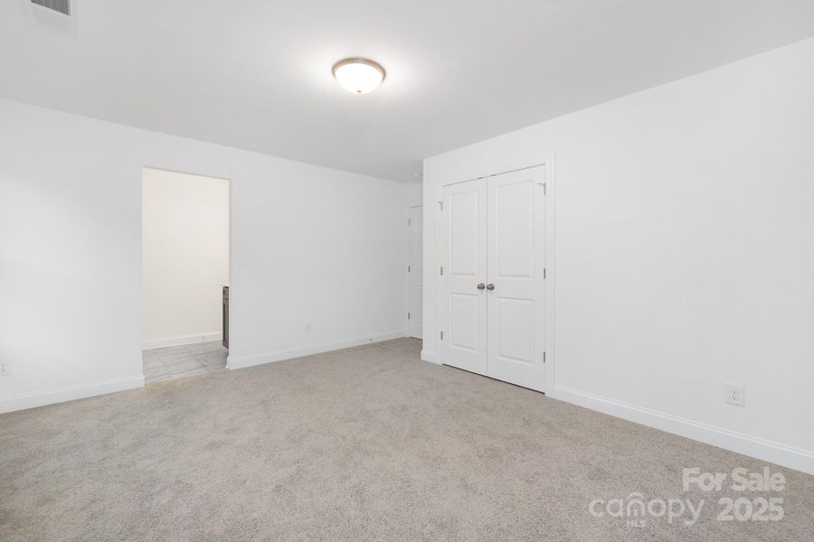 Spacious, unfurnished interior of a new home in , Denver (Image 20).