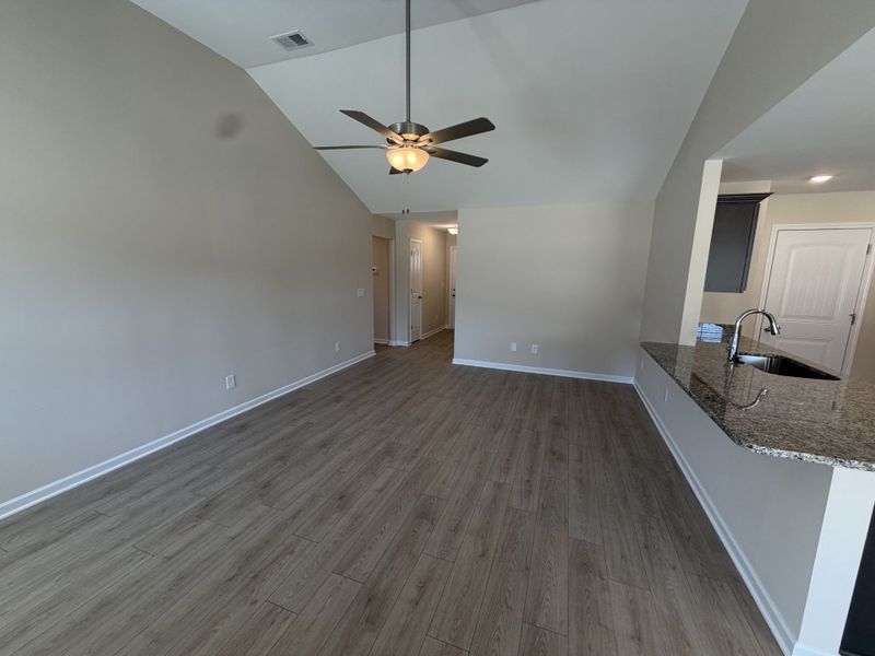 Spacious, unfurnished interior of a new home in Stillwater, Tullahoma (Image 13).